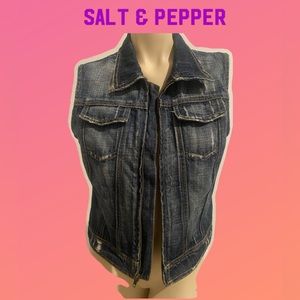 SALT & PEPPER DISTRESSED DENIM JACKET SIZE L, REG. SIZE 4-6. 🛍